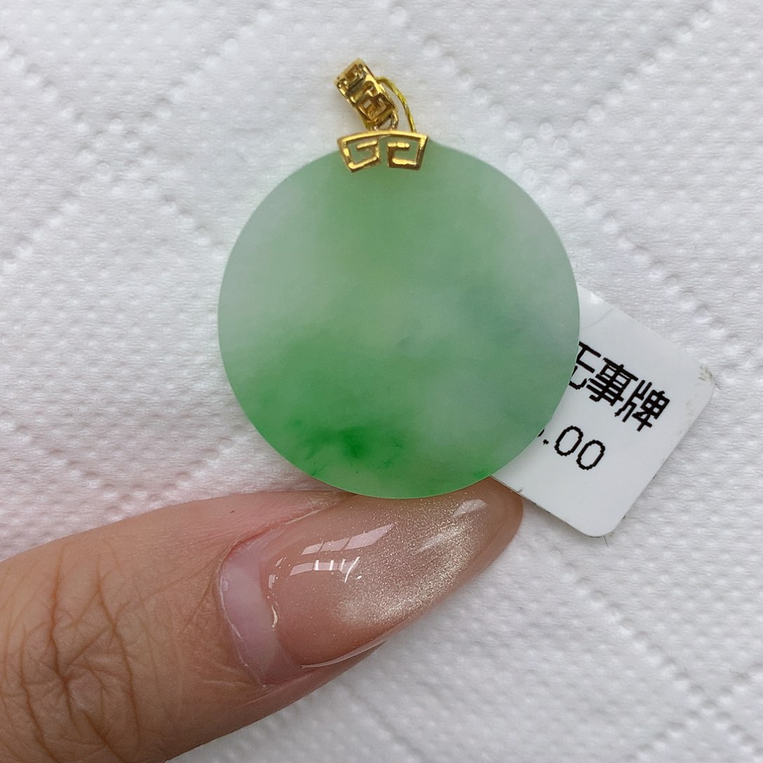 颈饰18K金镶嵌翡翠