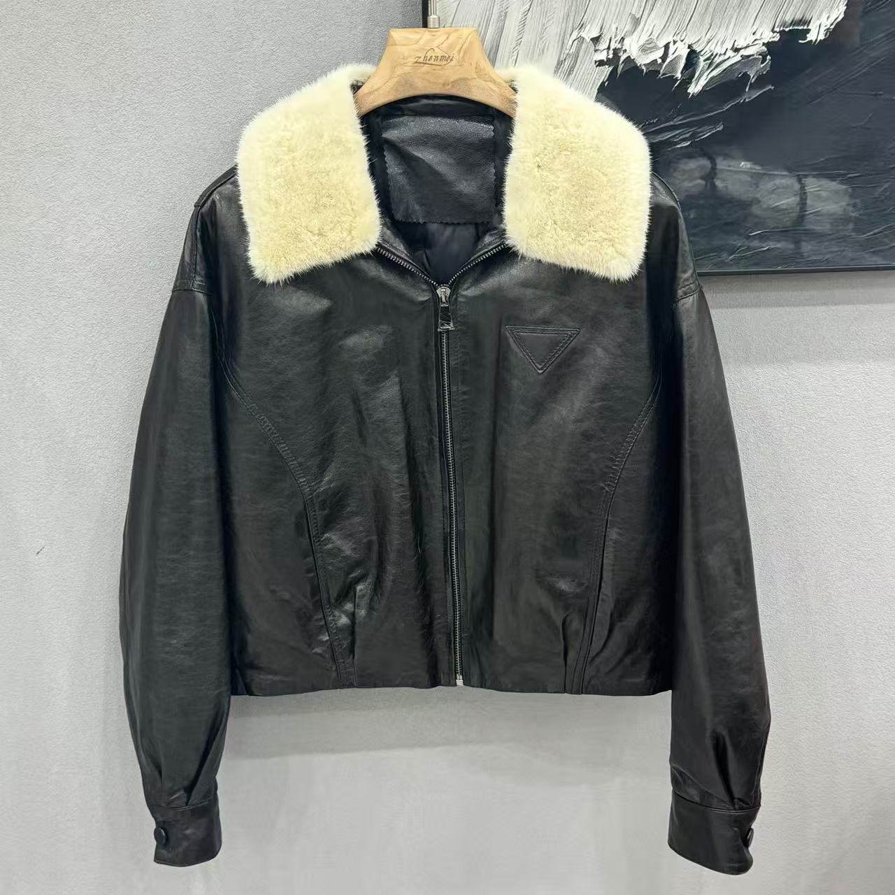 ZM25年新款时尚减龄方领厚款长袖毛领可拆卸真皮皮衣25100