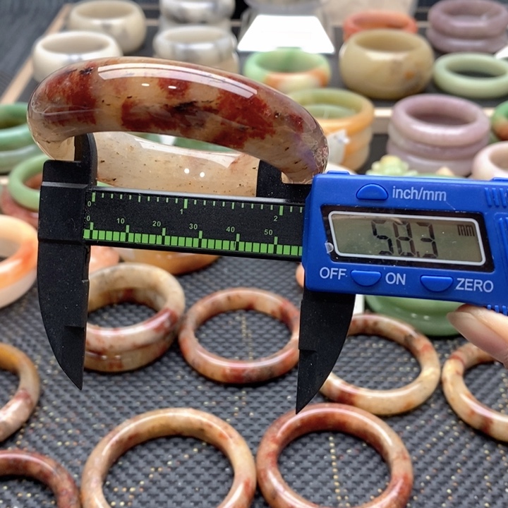 石英质玉手镯未镶嵌