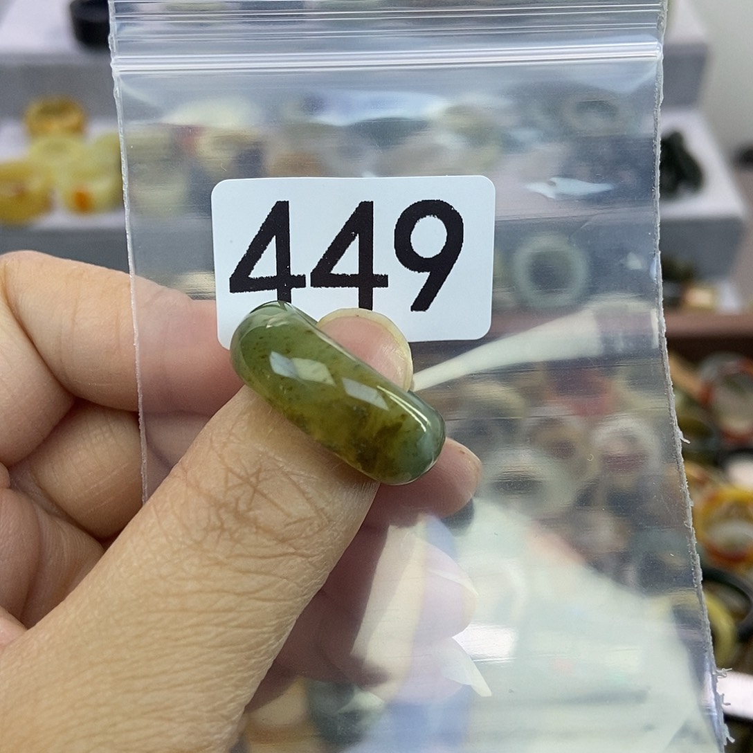 工***忙蛇纹石玉未镶嵌戒指