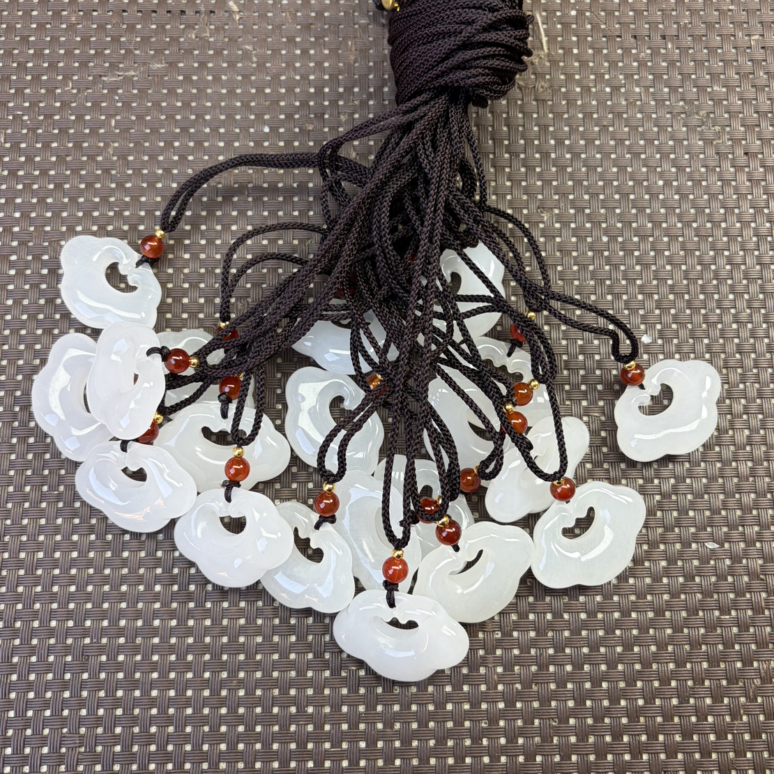 新粉福利！新疆地表戈壁料白月光金丝玉平安如意祥云锁发一个