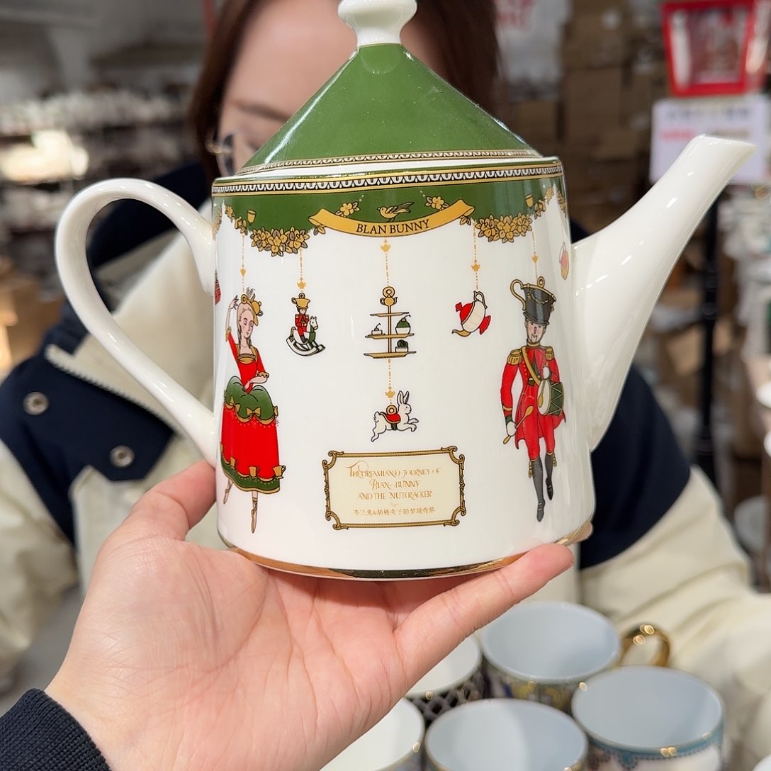 瓷鹅黄茶壶800ml一只微瑕