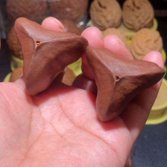 文玩核桃把件异型三角橄榄