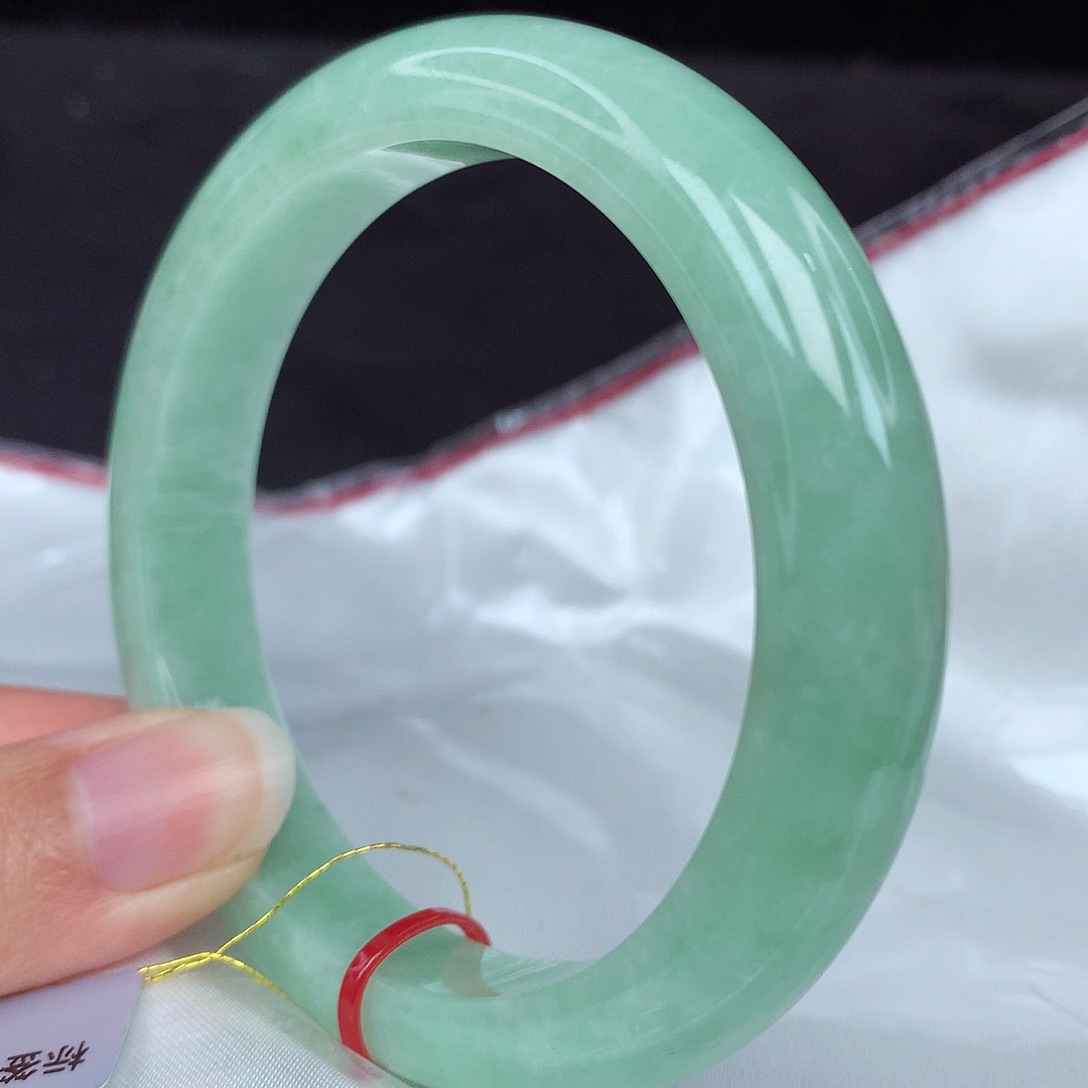 翡翠手镯未镶嵌57圈5326