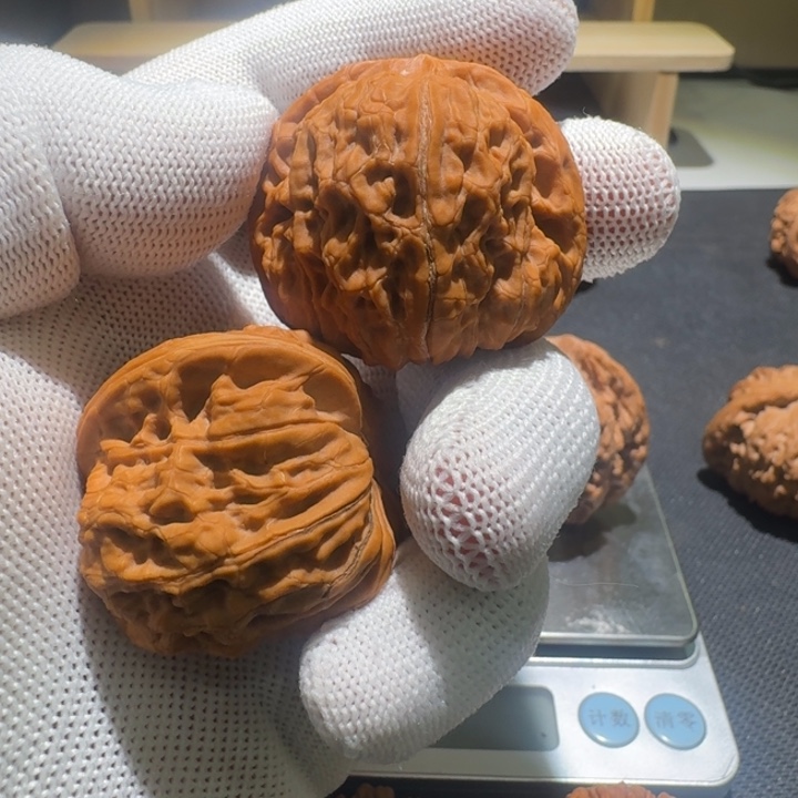 @***K文玩核桃把件黑马