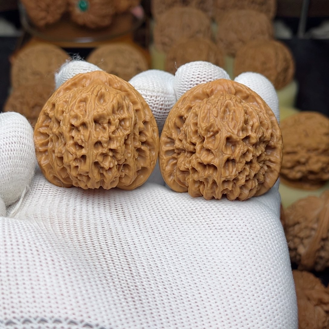 文玩核桃把件文玩核桃把件40尺南疆石