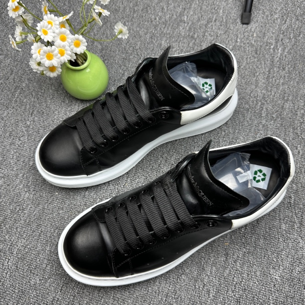 95新 Alexander McQueen/亚历山大·麦昆 板鞋/ 阳/42码/黑白板鞋