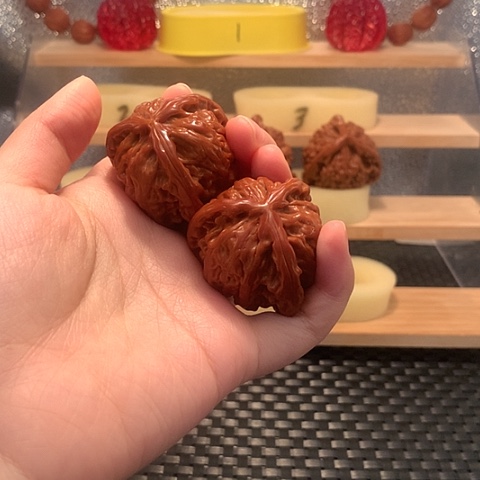 吊坠猴头核桃?****f白狮子