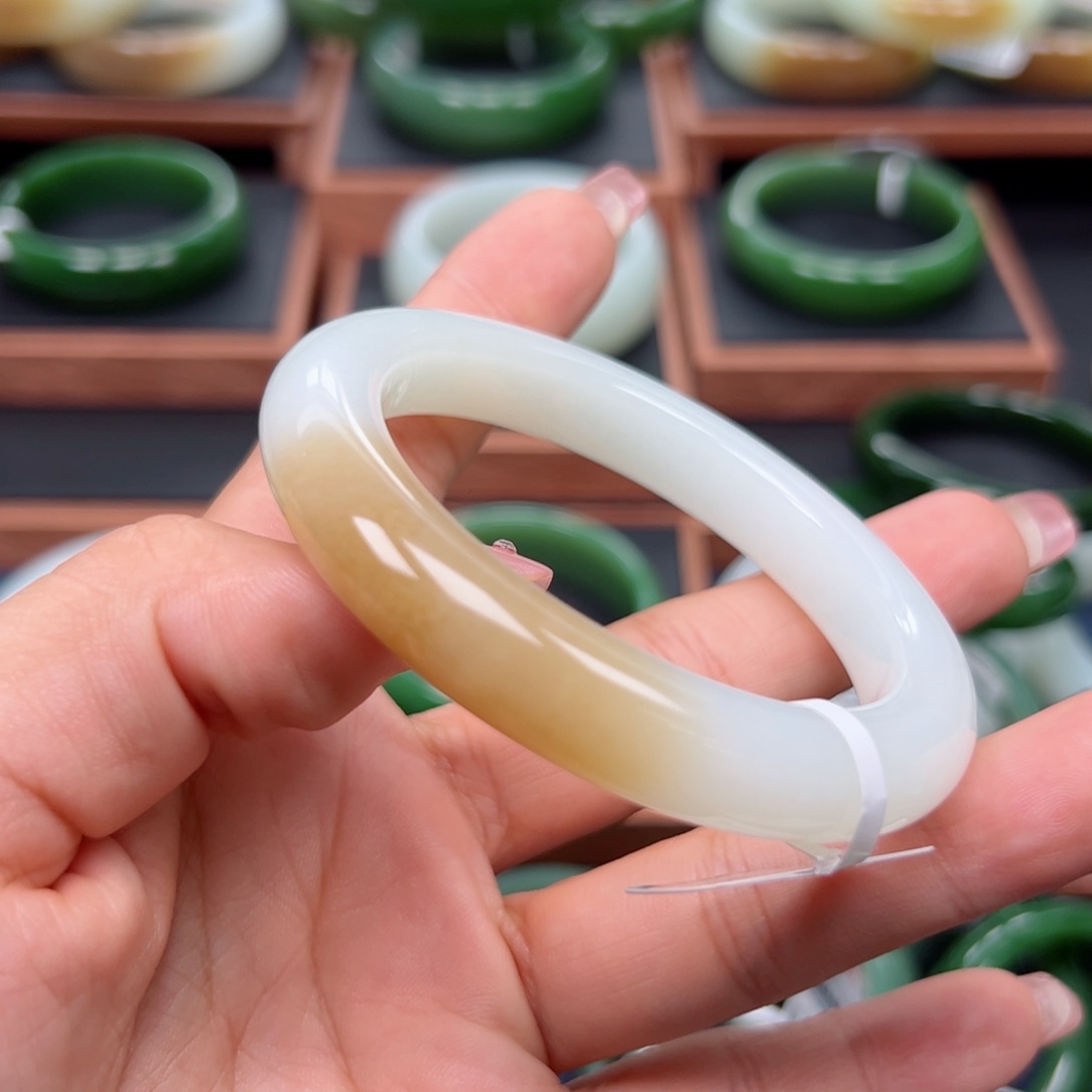 未镶嵌手镯和田玉