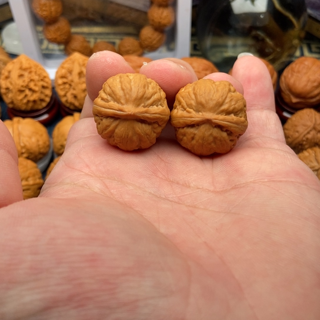 文玩核桃把件玉石方尊