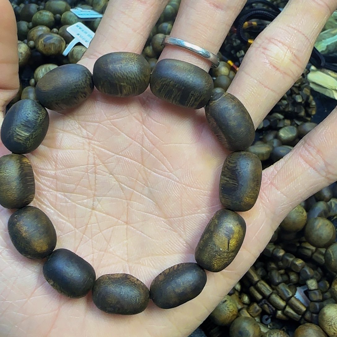 沉香手串侠*斯沉水做出不沉的12克留疤