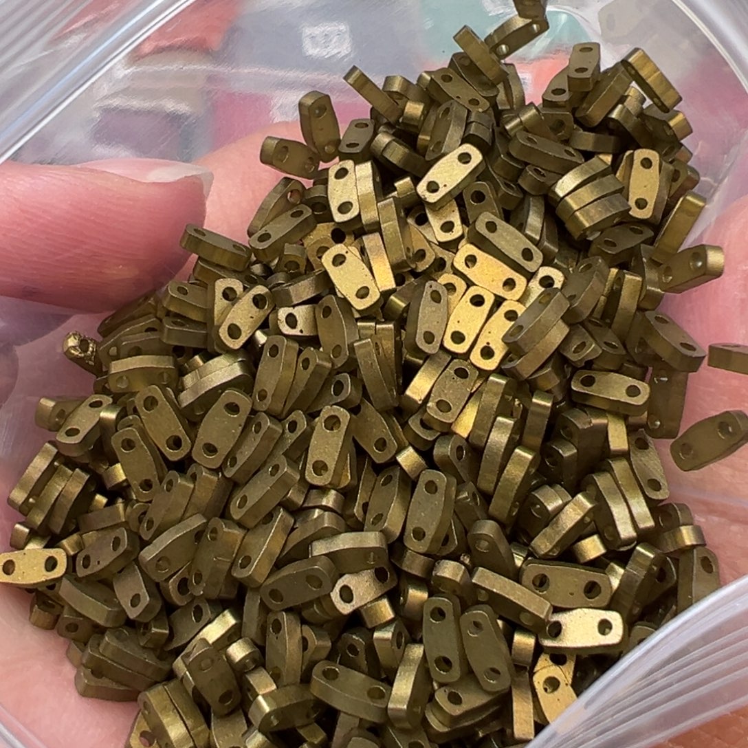 非金属1/4高保色提拉珠珠