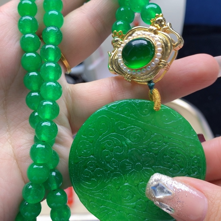 翡翠颈饰未镶嵌吊坠