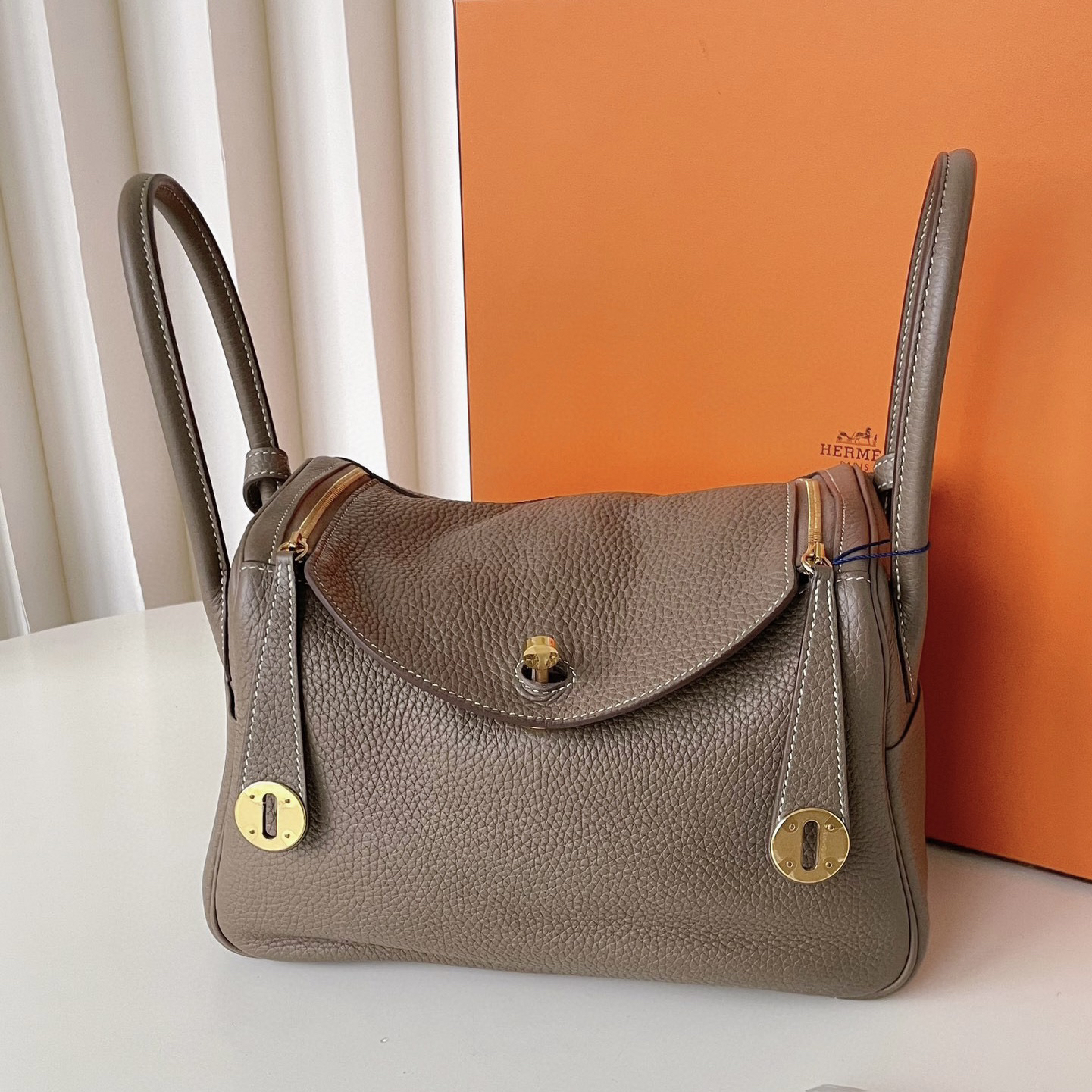 95新 Hermes/爱马仕 lindy26手提包 大象灰金扣tc皮 d刻 JM2-5938