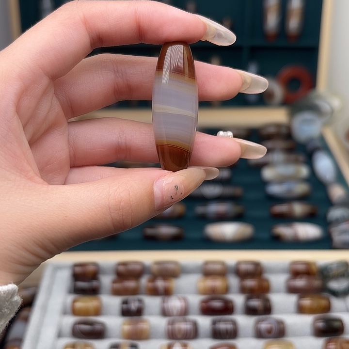 玛瑙/玉髓未镶嵌珠宝奇石