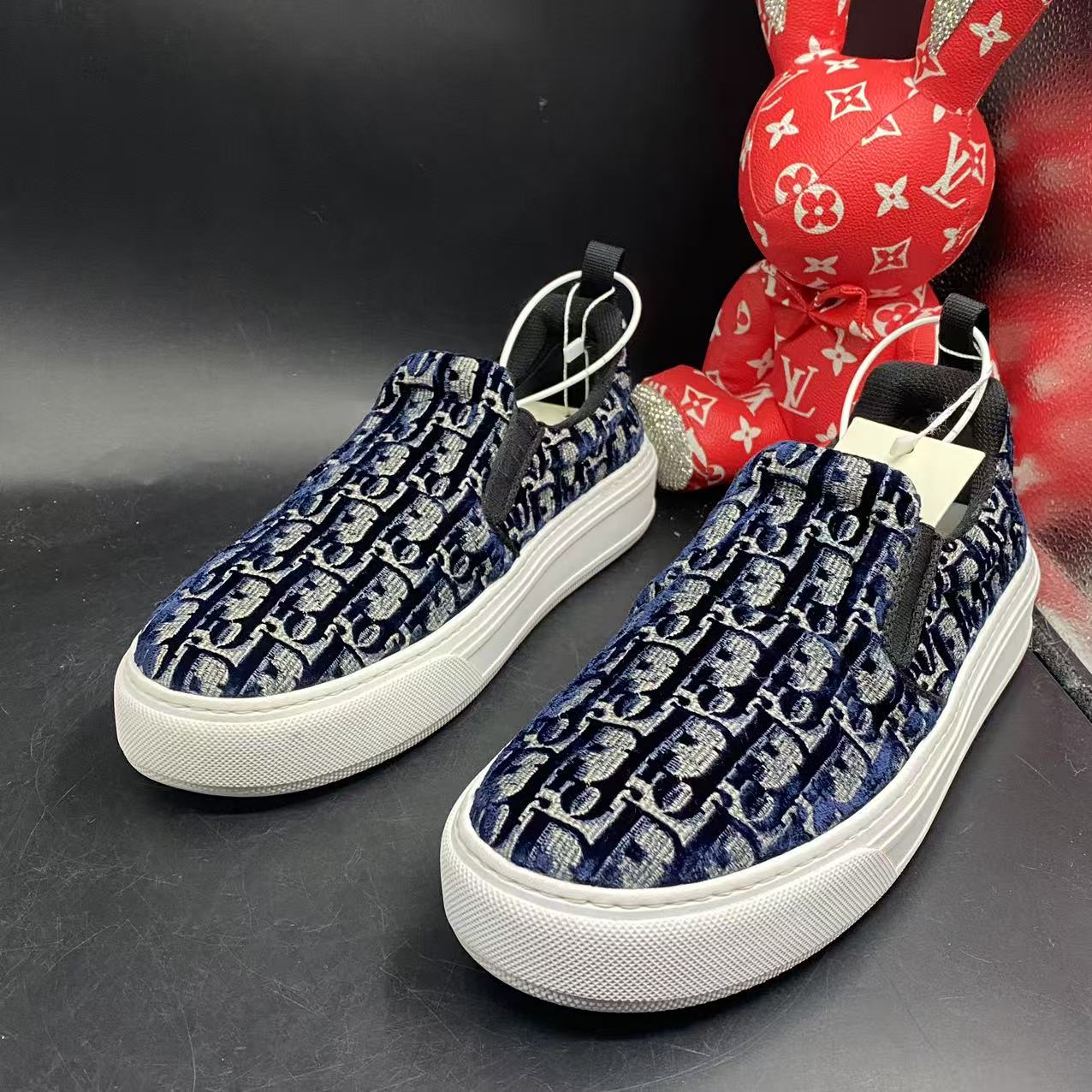 95新 DIOR/迪奥 【聚星优选】深蓝刺绣老花一脚蹬板鞋41码kke070