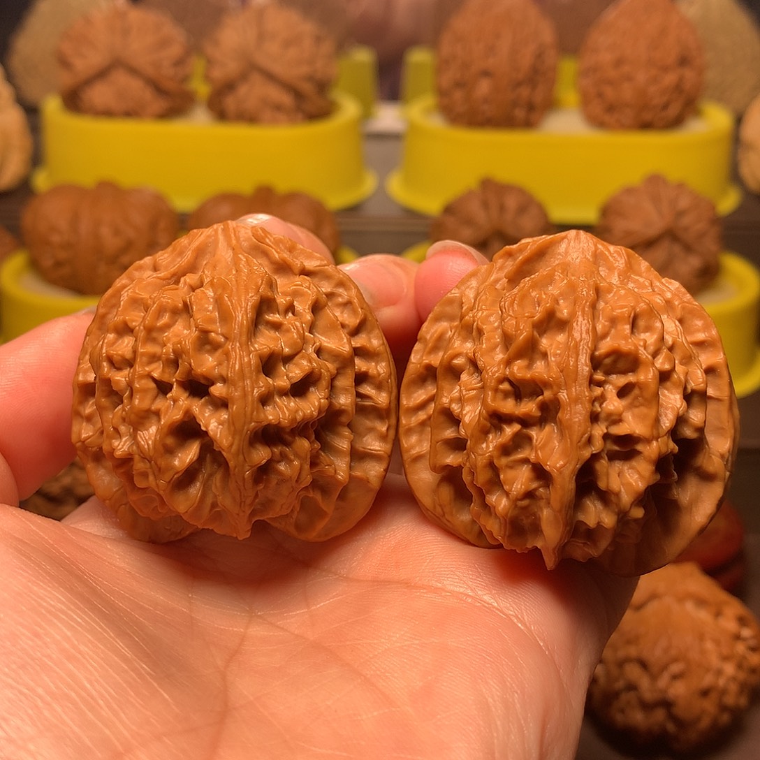 小***）文玩核桃吊坠原装苹果园42