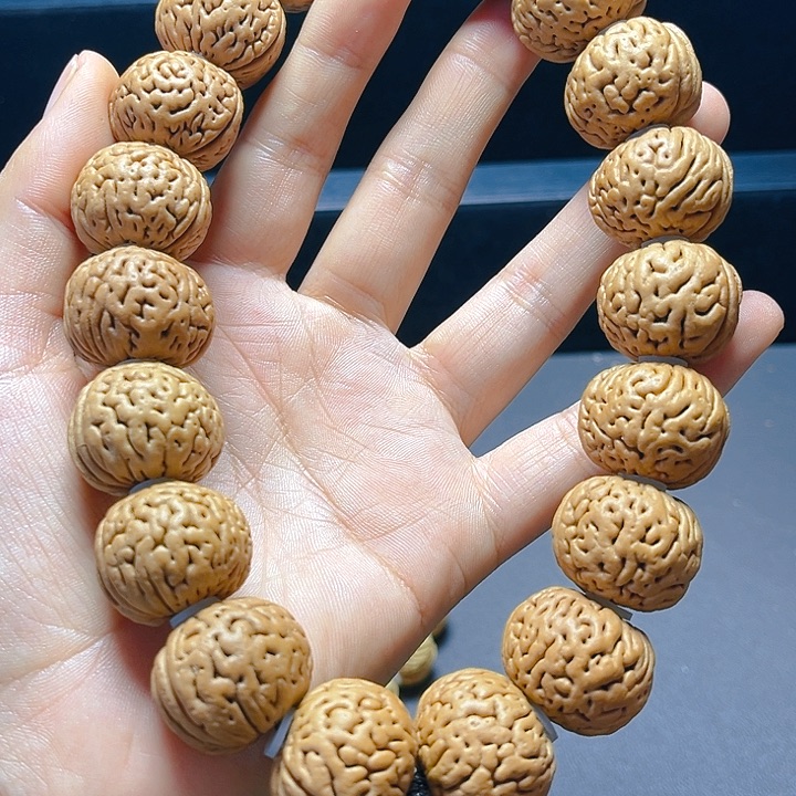 高****吊坠桃核桃核手串