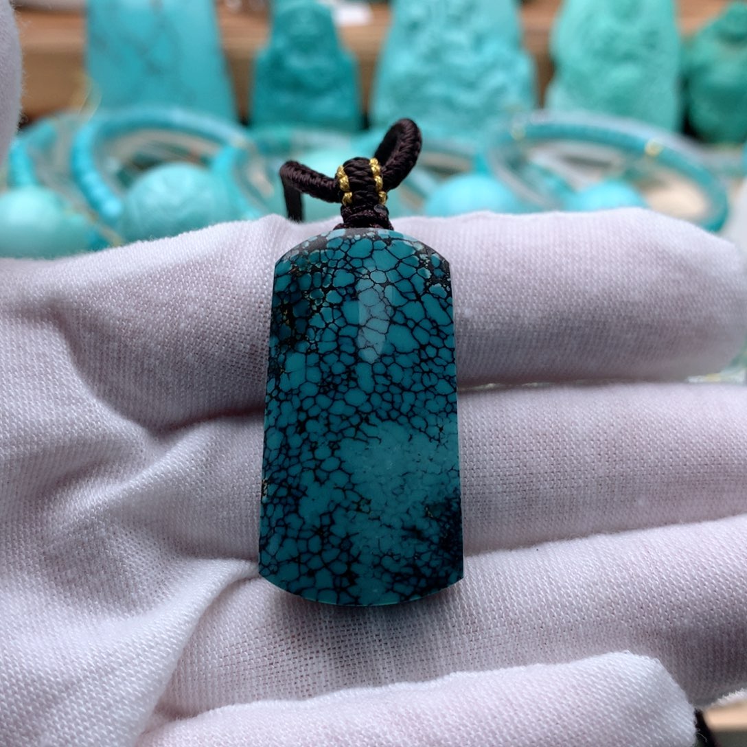 绿松石颈饰未镶嵌