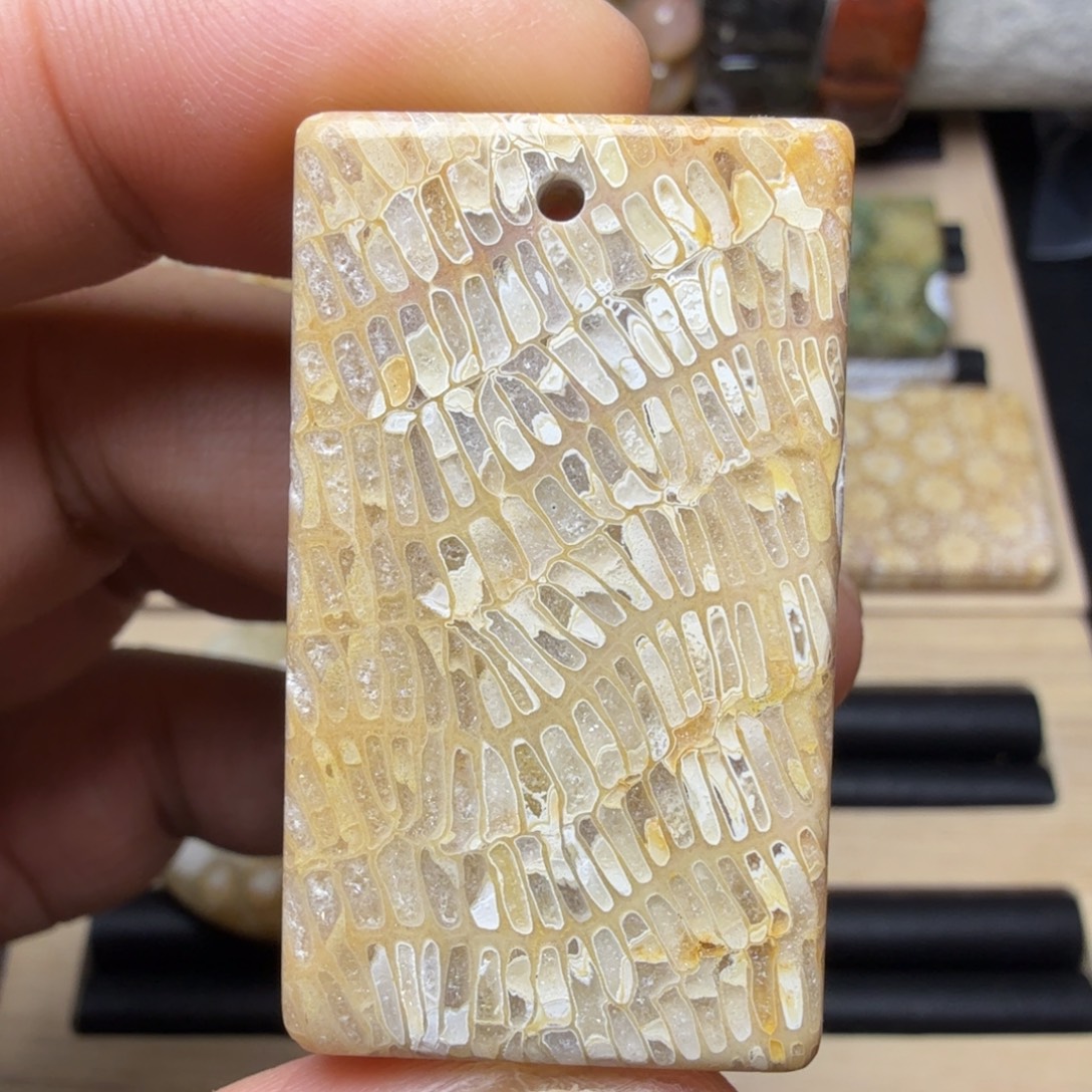 硅化玉未镶嵌纯天然色有机玉石保真色