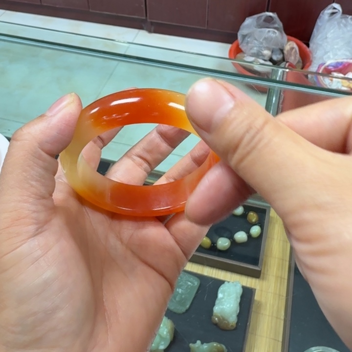 野***蕉石英质玉合金颈饰