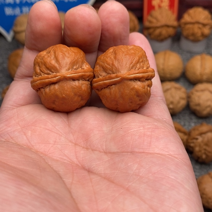 文玩核桃把件铁石