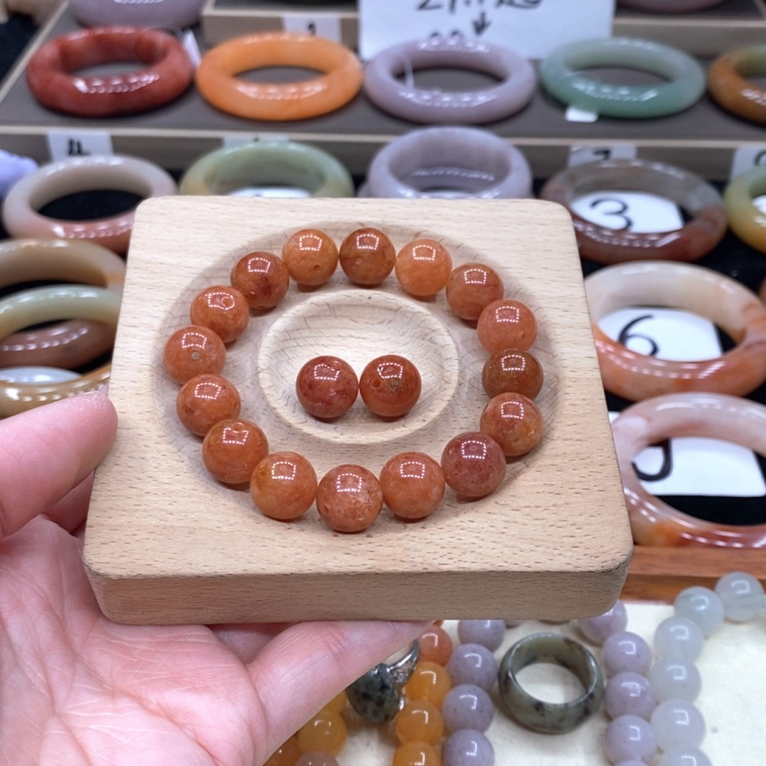 石英岩玉未镶嵌手镯