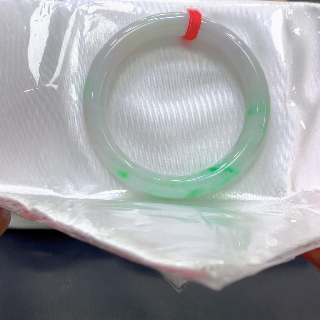 翡翠未镶嵌手镯翡翠6