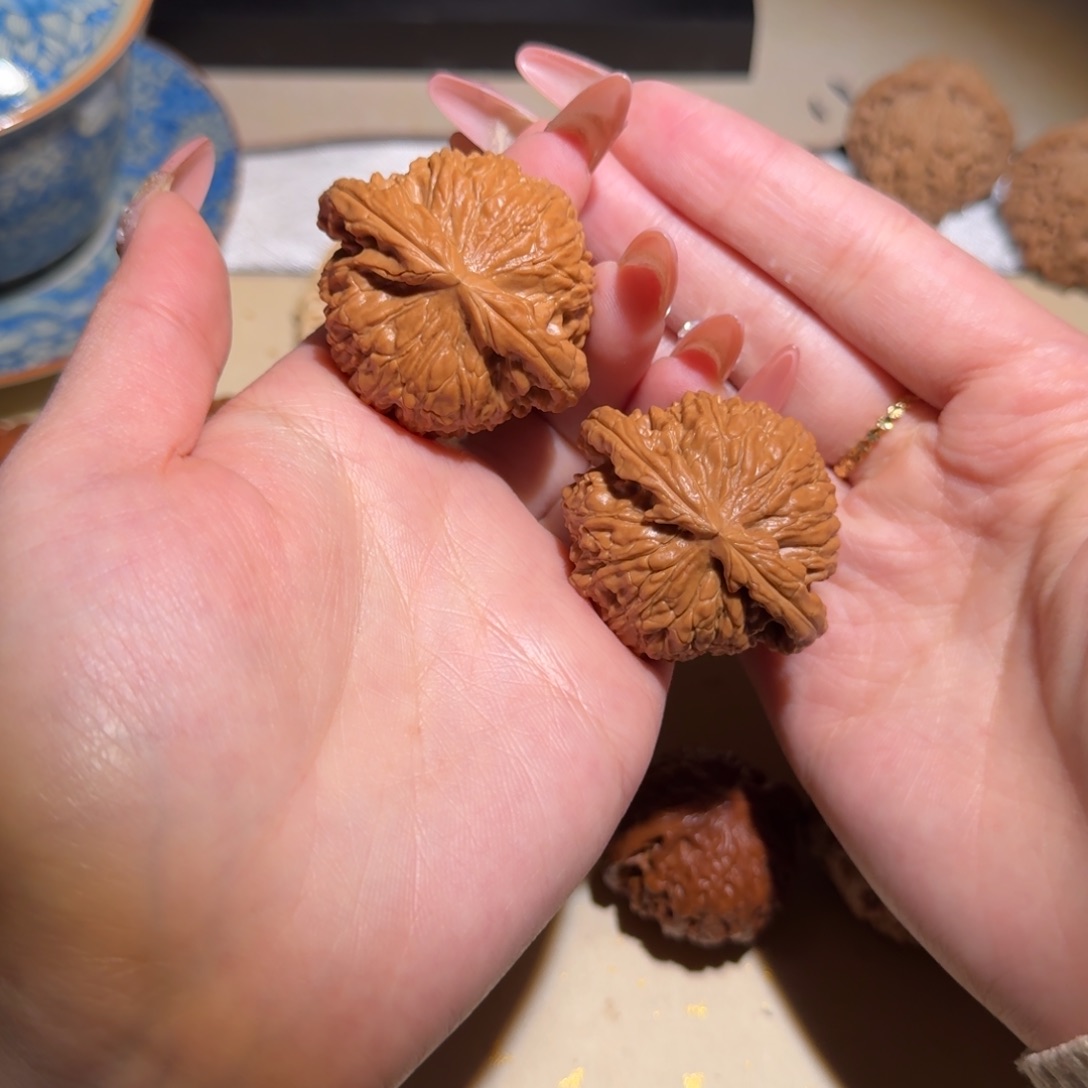 文玩核桃吊坠43白狮子