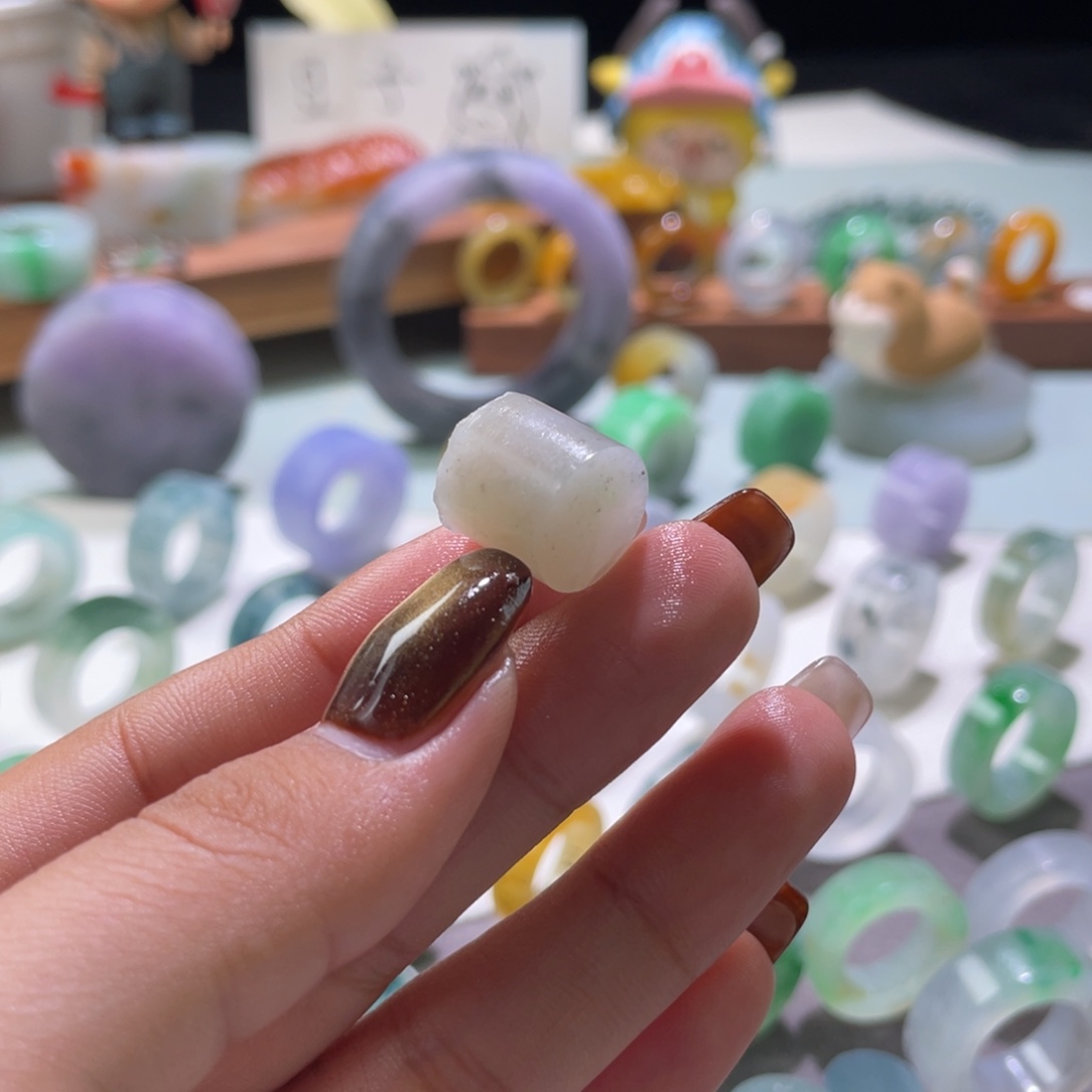 送***花定制翡翠未镶嵌翡翠