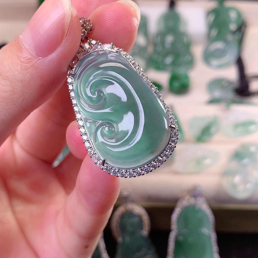 翡翠颈饰银S925镶嵌翡翠