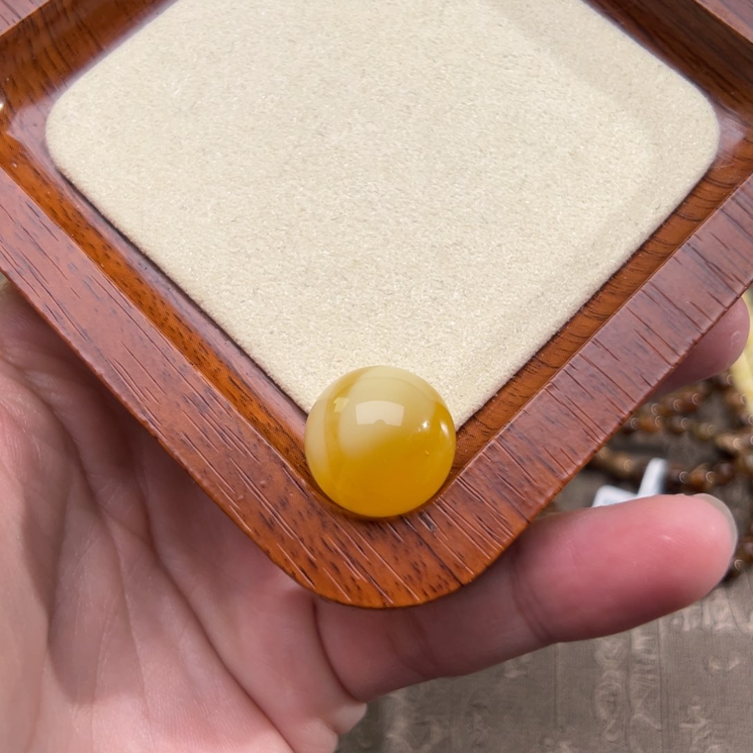 琥珀裸石未镶嵌c***y琥珀裸石未镶嵌200