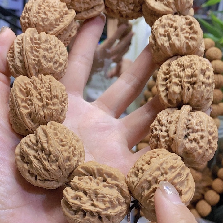 【闪购商品】文玩核桃把件36白狮子手持