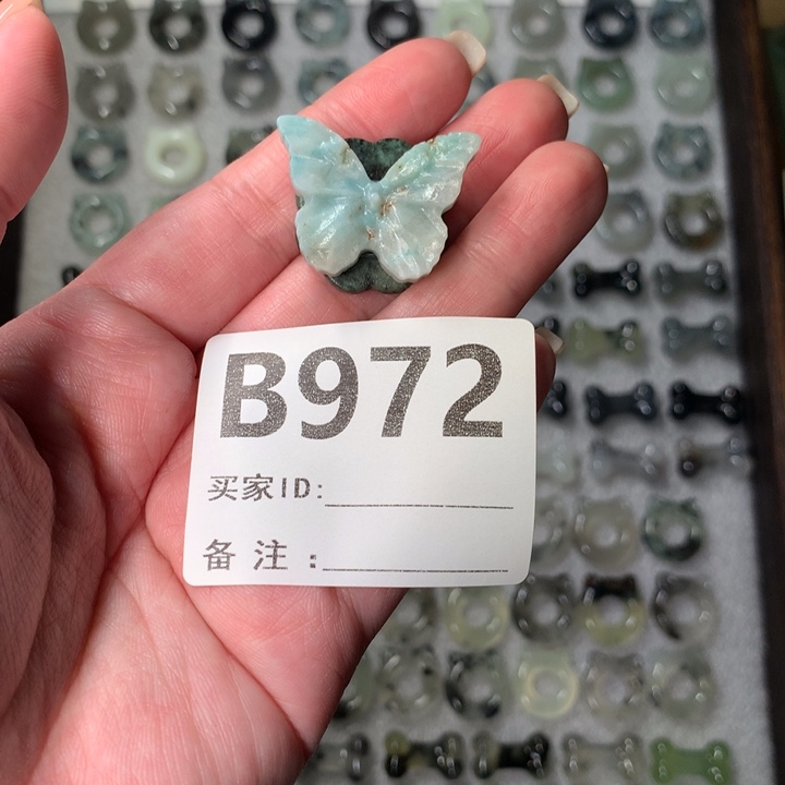 洁***精蛇纹石玉未镶嵌颈饰