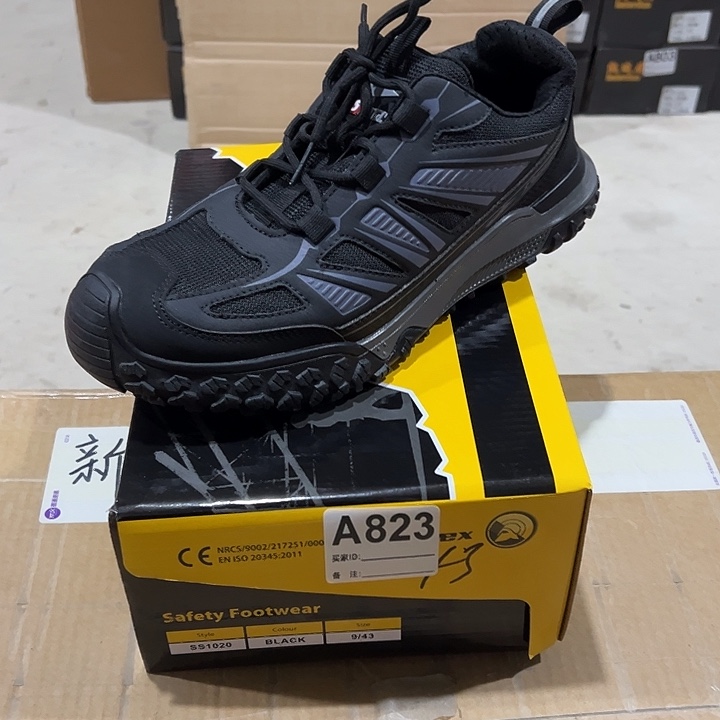 823号。43码防砸防刺劳保鞋。鞋底磨损介意勿拍