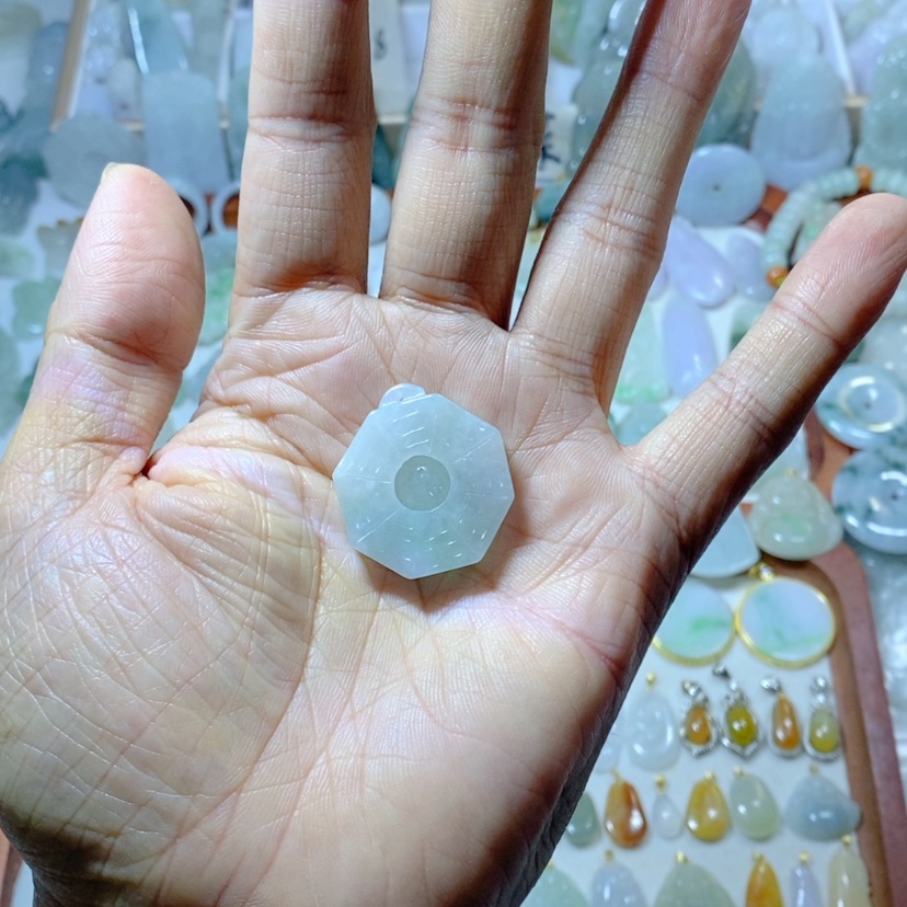 【闪购商品】颈饰未镶嵌翡翠小**玉挂件