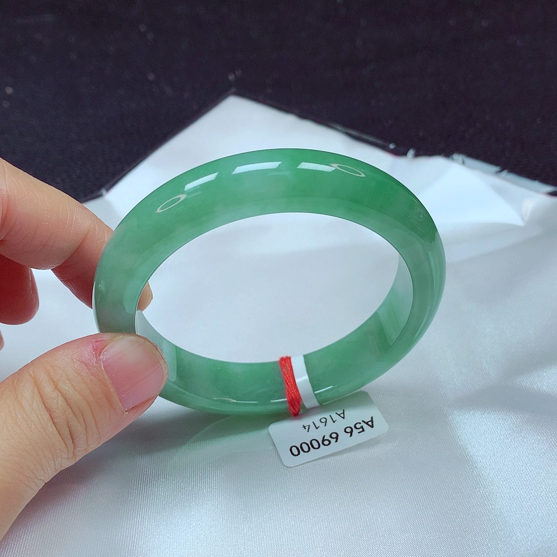 翡翠手镯未镶嵌手镯56