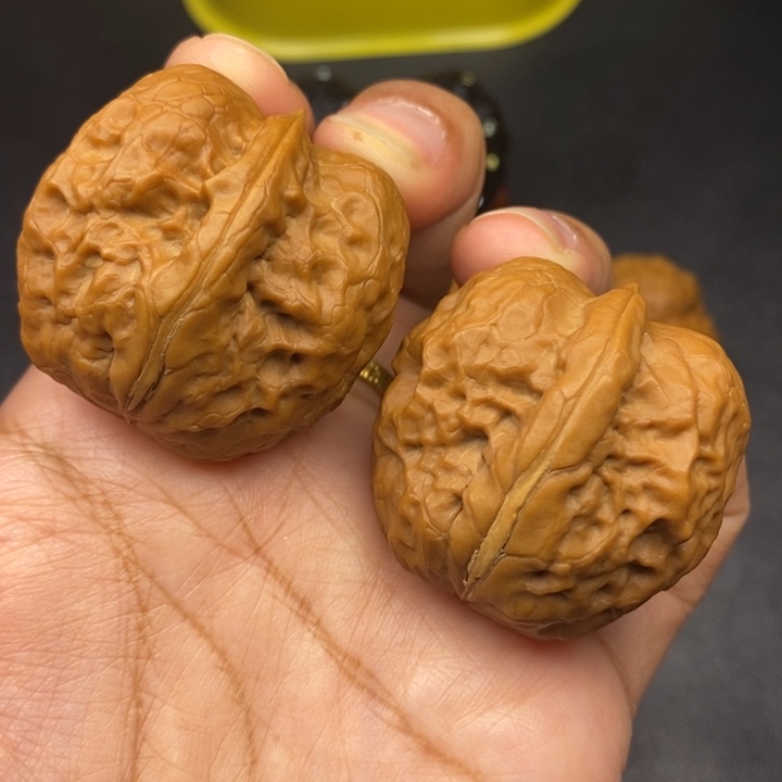 文玩核桃吊坠39尺帝王筋元宝