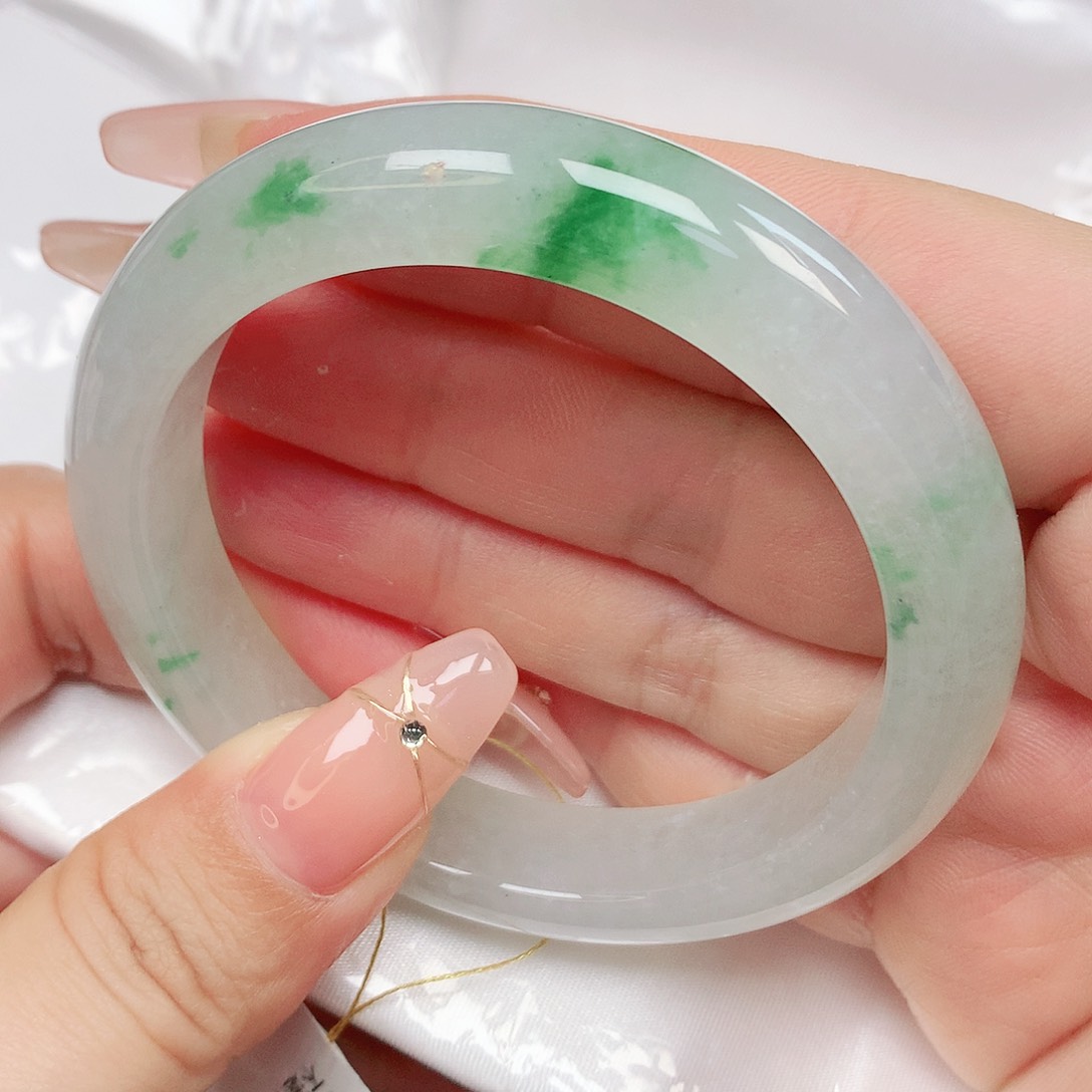 翡翠手镯未镶嵌抖音753