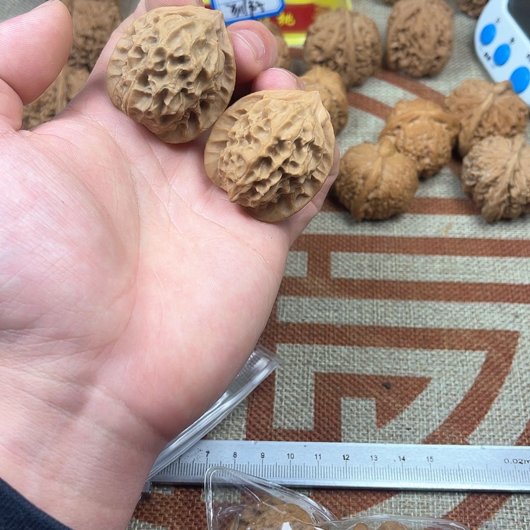 核桃把件37尺全品龙鳞纹