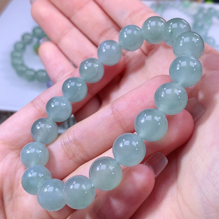 翡翠手链未镶嵌翡翠