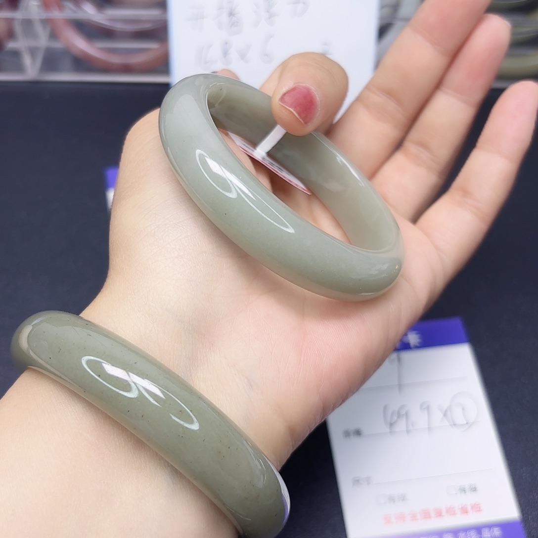 石英质玉未镶嵌手镯9/5655