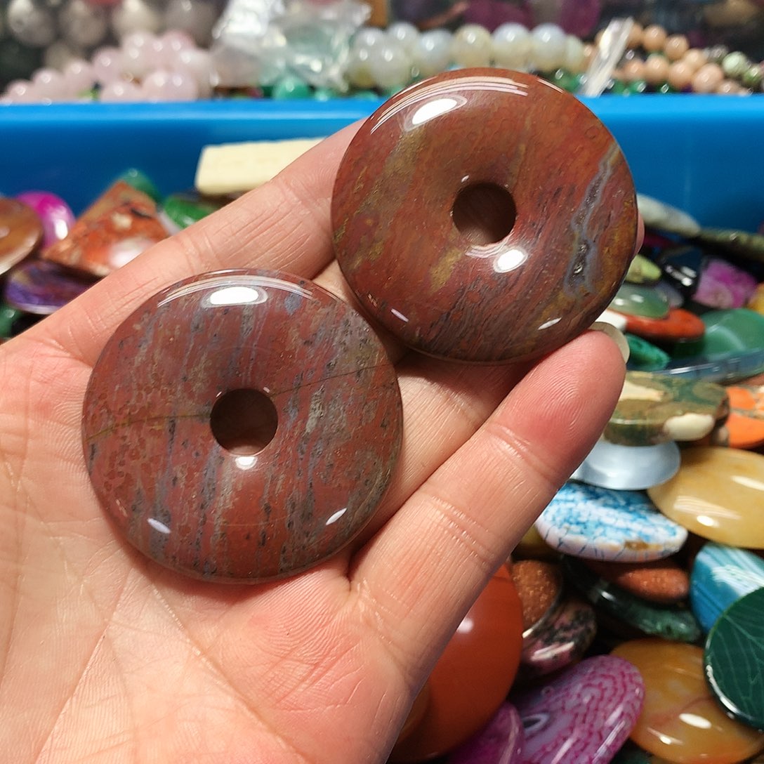 未镶嵌手串玛瑙/玉髓两个吊坠