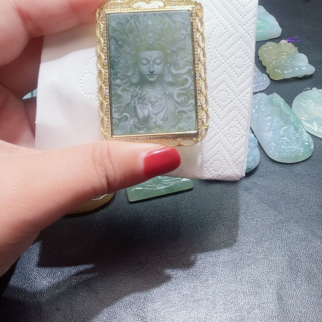 翡翠未镶嵌颈饰吊坠