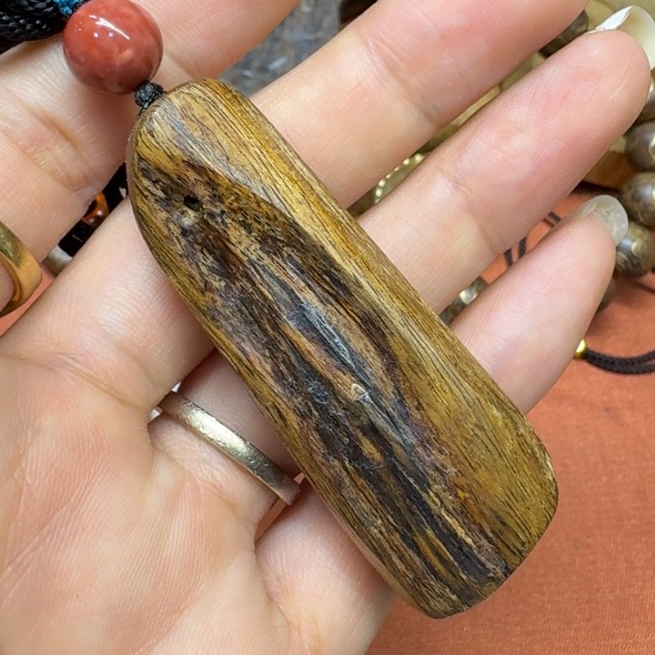 大叶紫檀（黑酸枝木类）