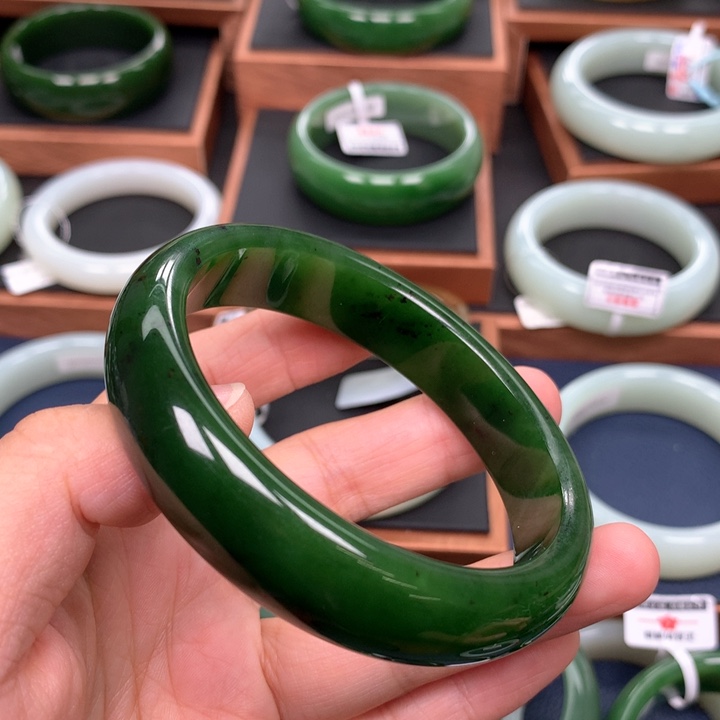 和田玉（碧玉）手镯未镶嵌J****a61