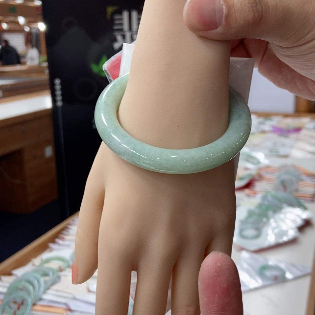 【闪购商品】翡翠手镯未镶嵌买断