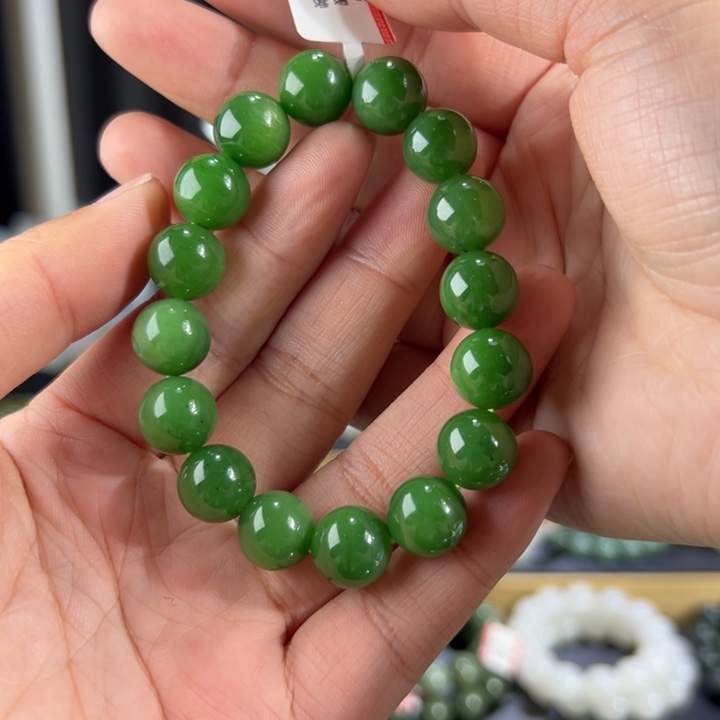 和田玉手串未镶嵌俄罗斯碧玉辣阳绿卡12圆珠