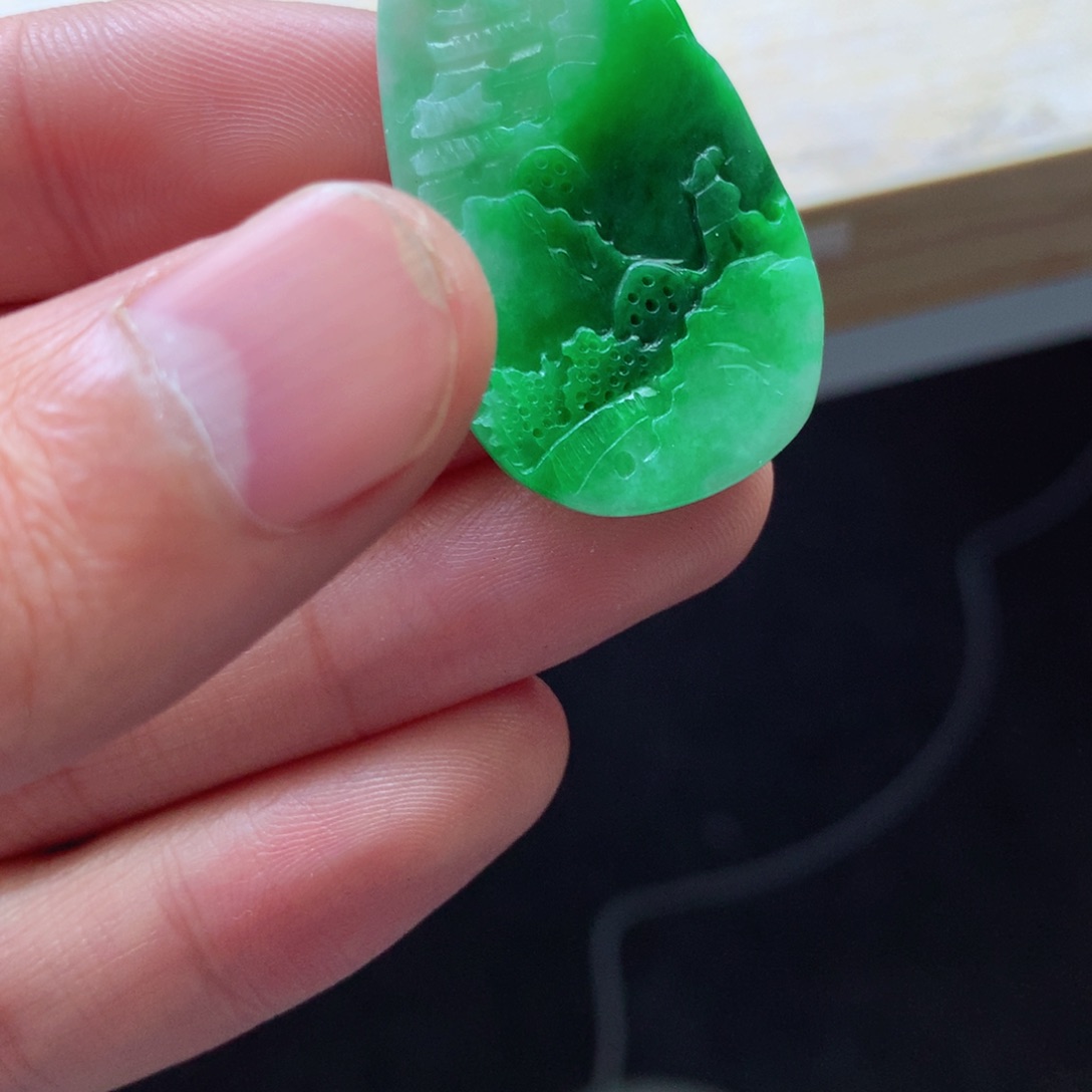 翡翠颈饰18K金镶嵌吊坠