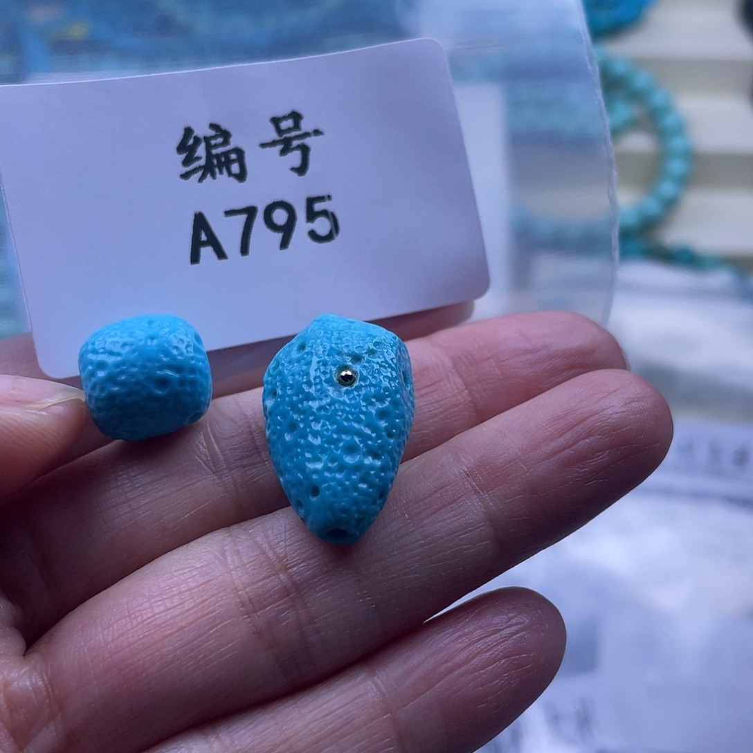 笨***鸦绿松石未镶嵌天然原矿绿松石雕刻件